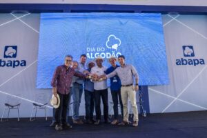 Abrapa assina termo de compromisso para renovação  do convênio com a ApexBrasil, durante Dia do Algodão