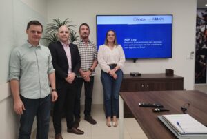 Representante do Tecon Salvador visita Abrapa para discutir participação no ABR-Log