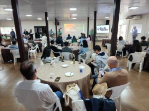 Grupo de embaixadores, governo federal e bancos participa da Cotton Trip, promovida pela Abrapa