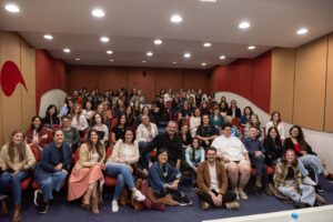 Sou de Algodão celebra parceria com a Universidade de Caxias do Sul com aula inaugural sobre cadeia têxtil e moda brasileira