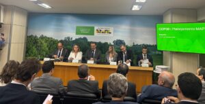 Abrapa participa de reunião com ministro da agricultura sobre a COP30